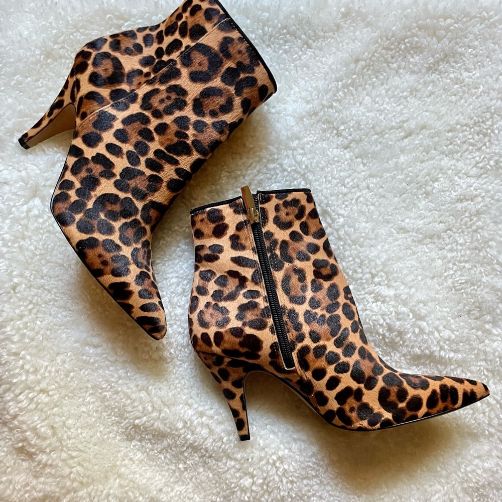 Vince Camuto Nandi 2 Cow Hair Leopard Booties Size 9.5